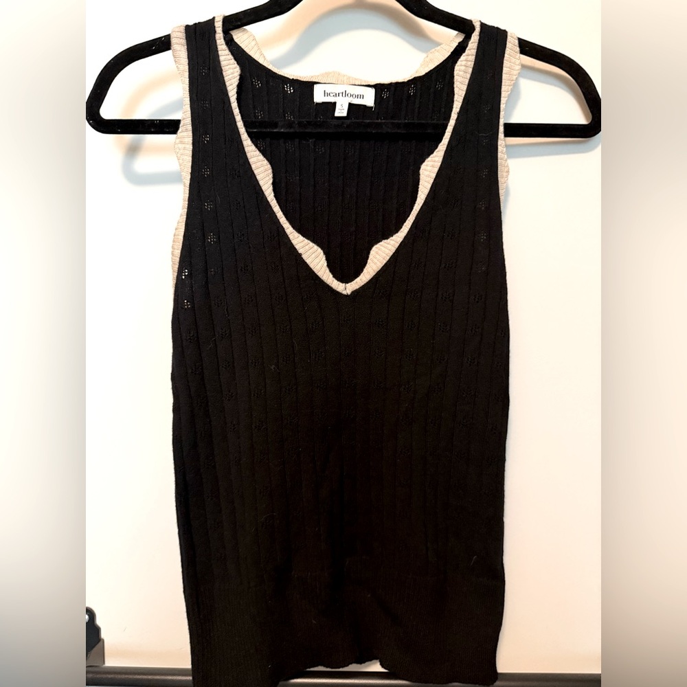 Heartloom Kayla top size Small.